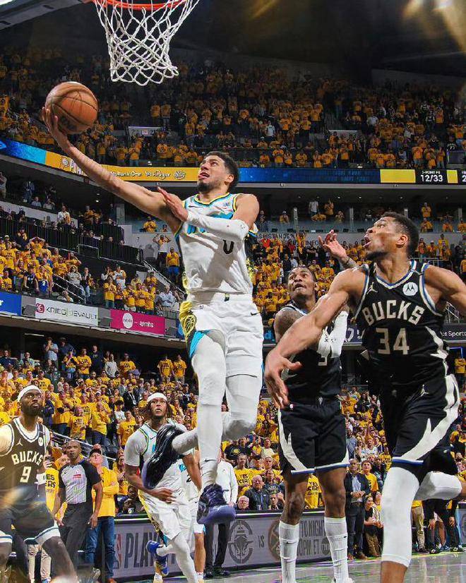 约基奇惊艳全场,雄鹿助攻爆棚,官方宣布新规逆转取胜!