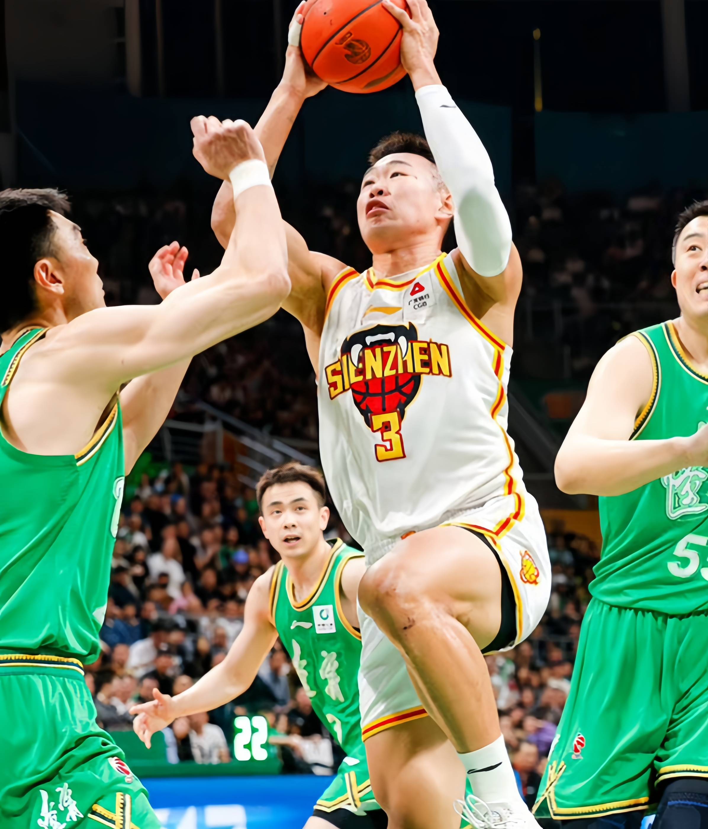 詹姆斯连续二十场比赛得分超过爆冷,中国队挑战极限!